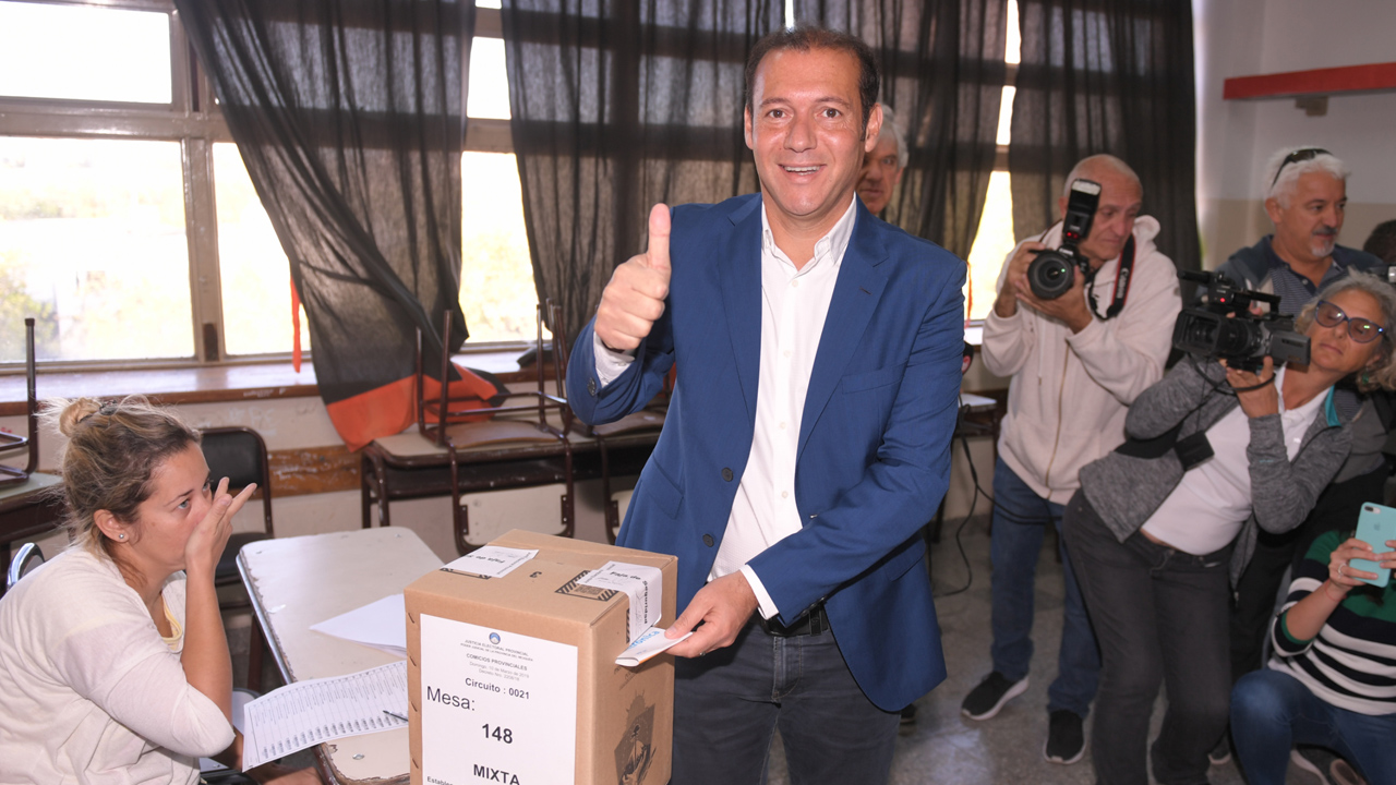 Omar Gutiérrez se aseguró su reelección como gobernador de Neuquén con el 38,83% de los votos