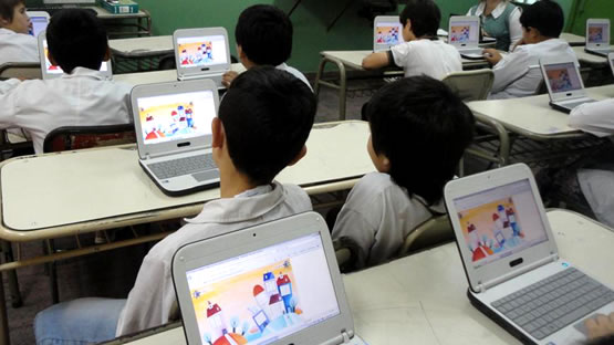 Las Tics dentro y fuera de la escuela