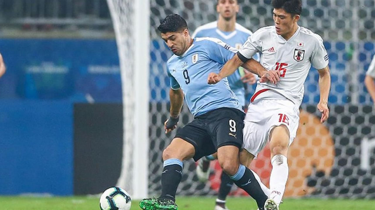 Uruguay empató con Japón y quedó a un paso de los cuartos de final