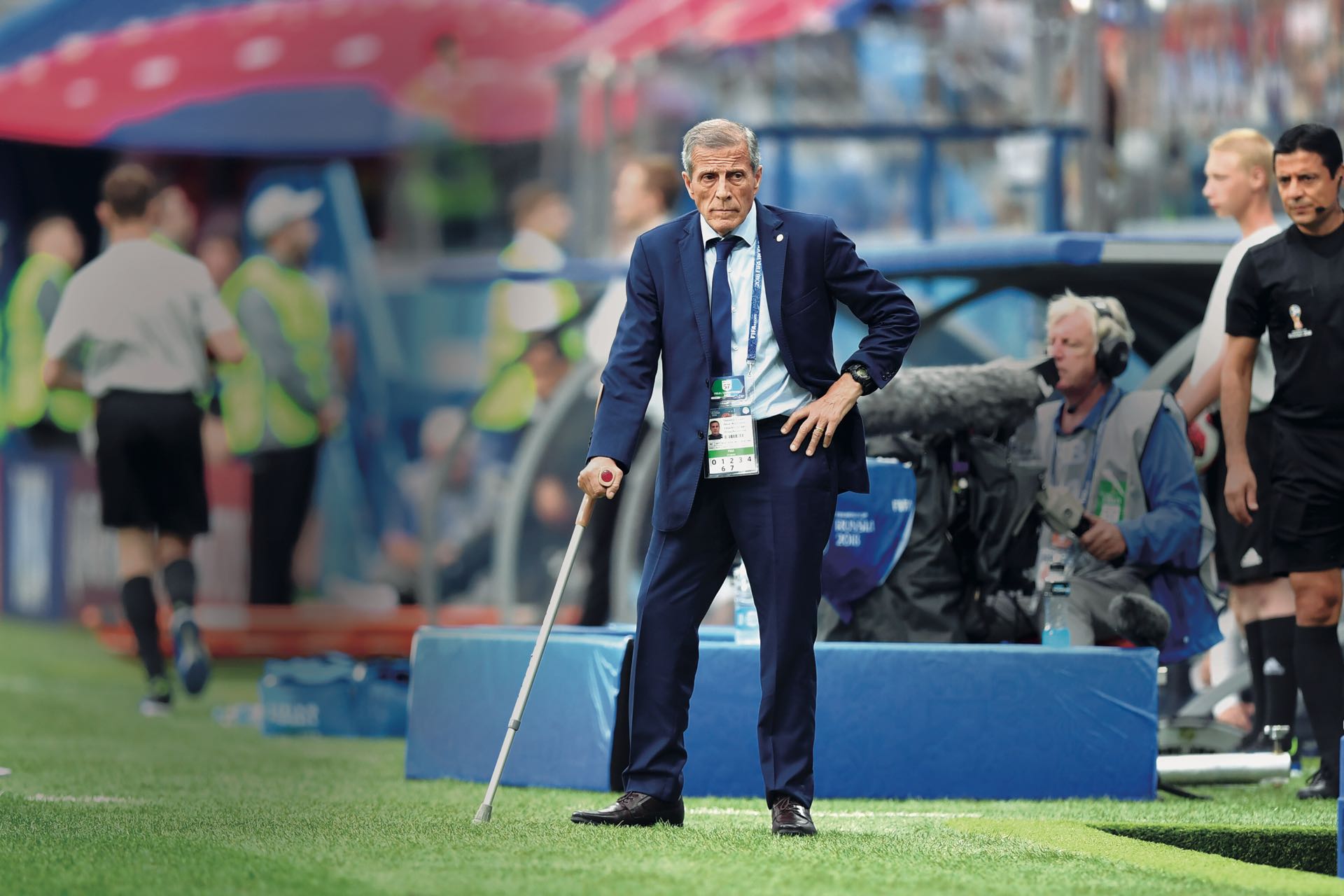 A Tabárez, con cariño: Estrellas del futbol de Uruguay se despiden del  'Maestro