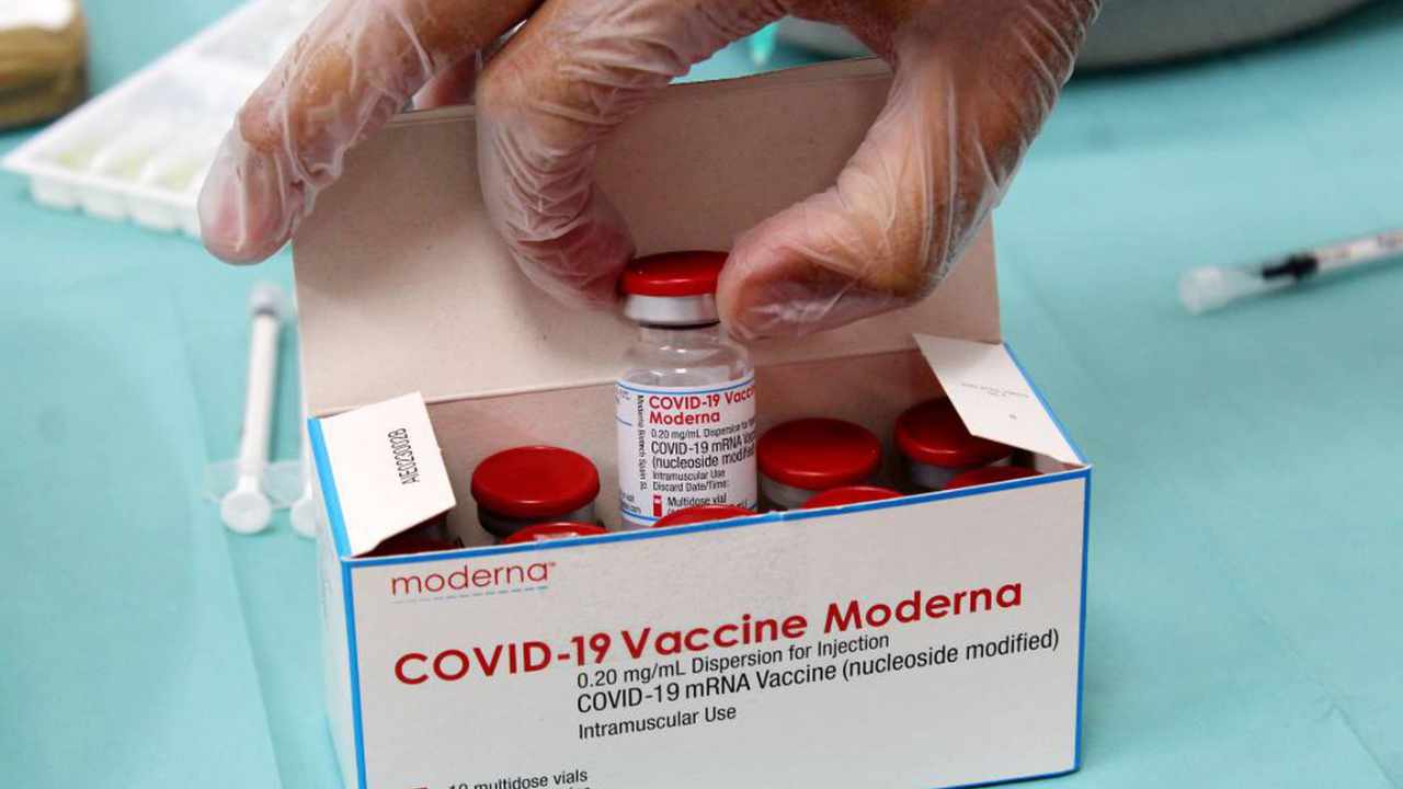 Moderna demandó a Pfizer y a BioNTech: las acusa de plagiar la patente de su vacuna