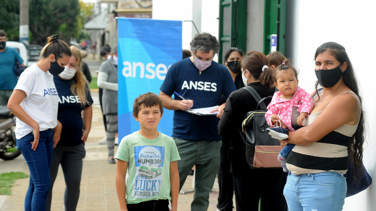 El Gobierno pagará un refuerzo en asignaciones familiares