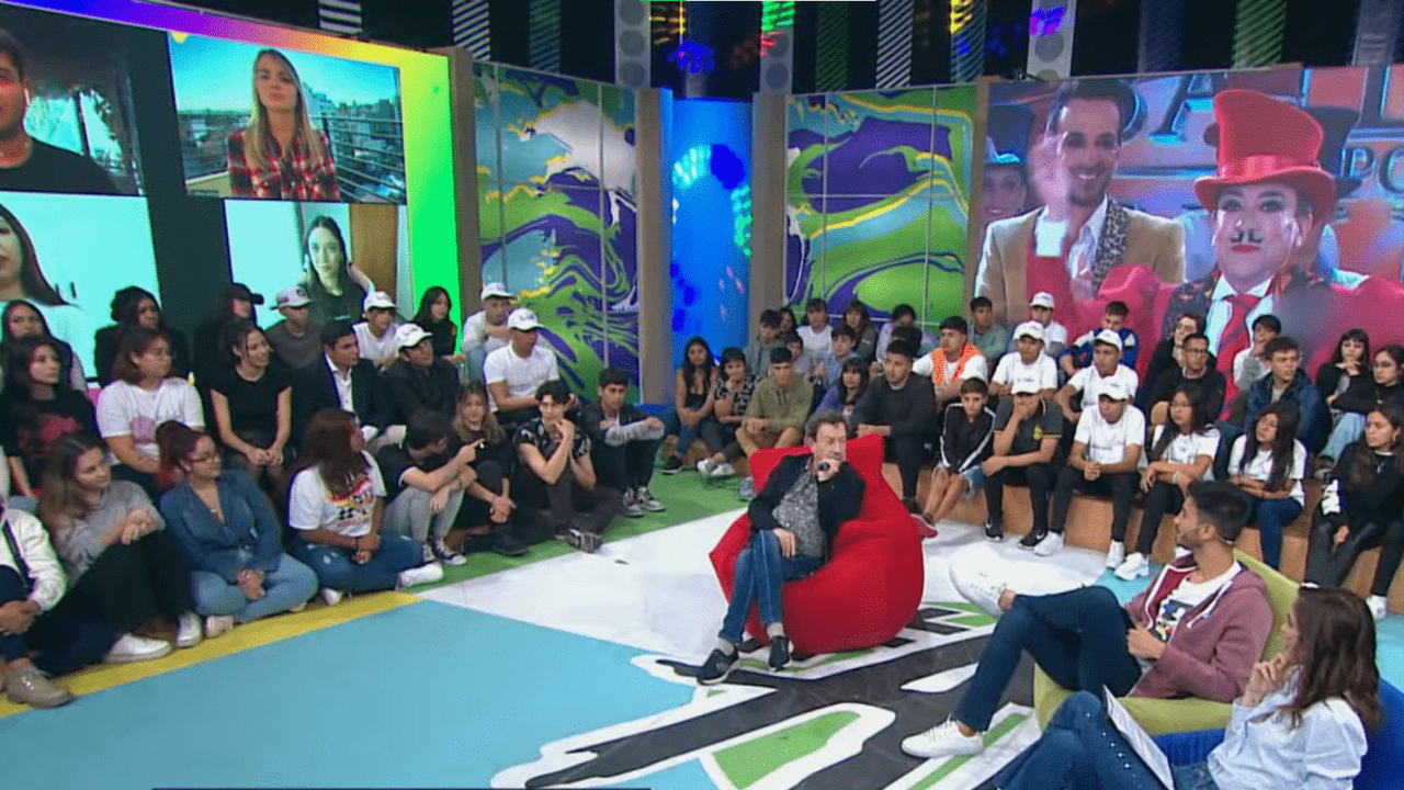 Regresa a la TV Pública 'Altavoz', un espacio para la juventud de todo el  país