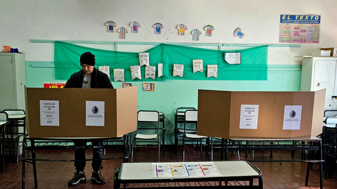 Recuento de votos: varios municipios del país eligen intendentes y concejales