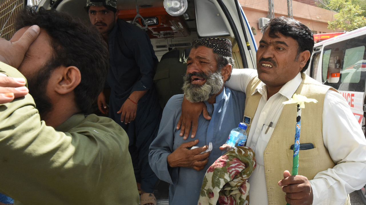 Un atentado en Pakistán provocó más de 50 muertos y decenas de heridos