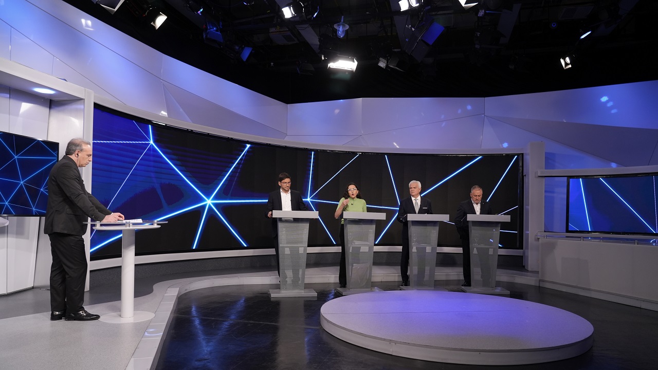 Arduo debate entre los candidatos a la gobernación en Santa Fe