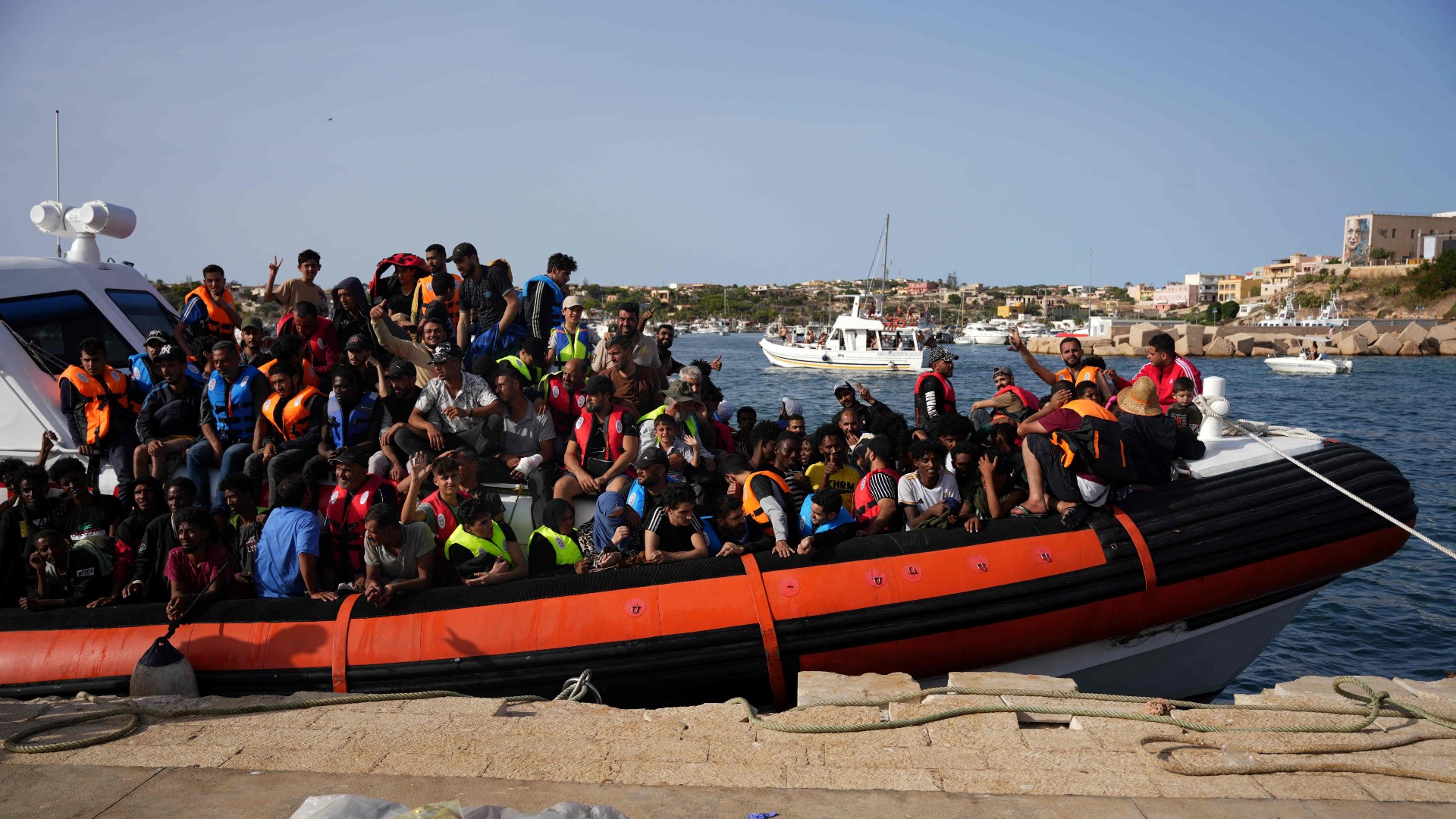 Mediterráneo: hubo 2.500 migrantes muertos en lo que va de 2023, a 10 años de la tragedia de Lampedusa