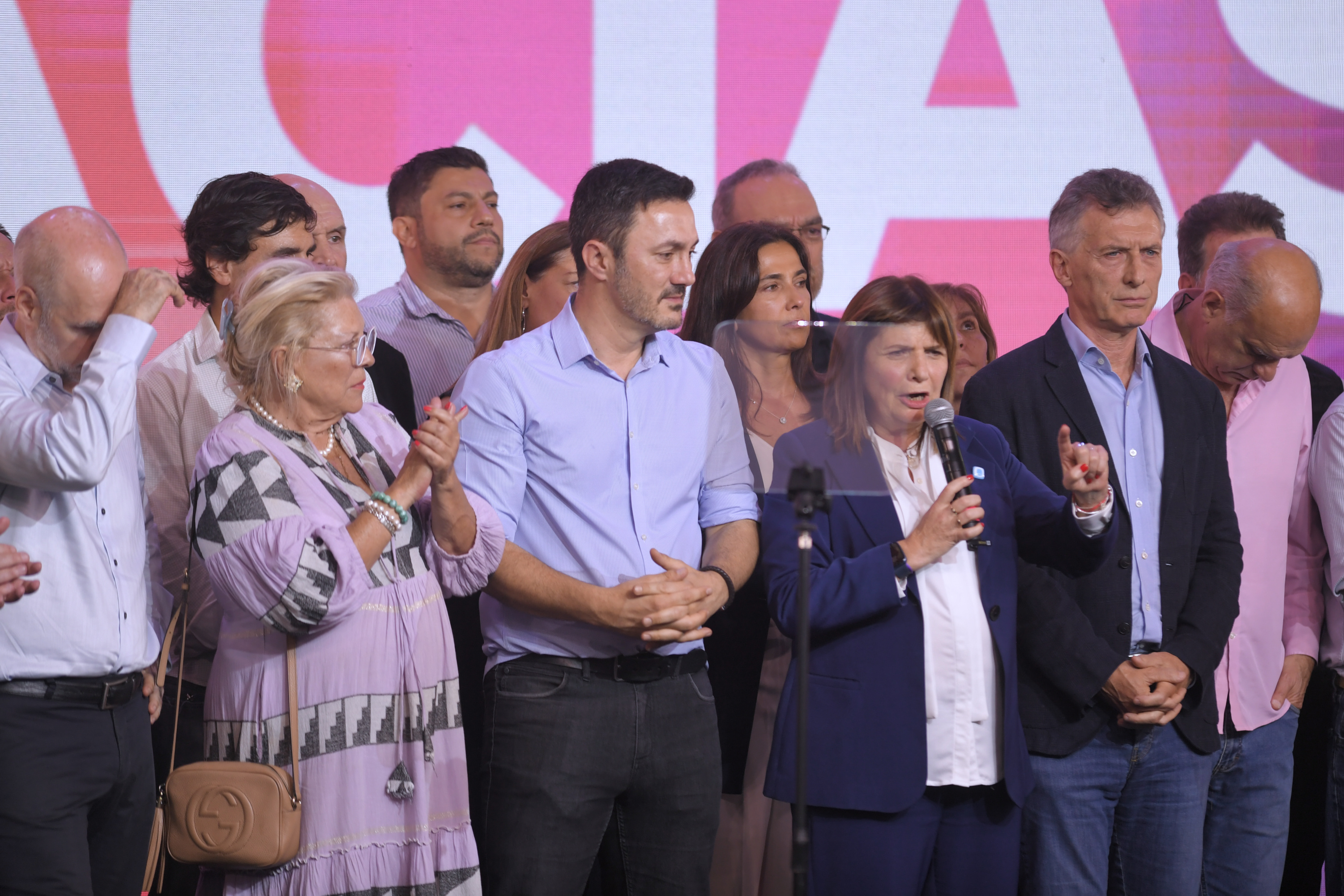 Juntos por el Cambio volvió a aplazar su reunión y la UCR mete presión contra Milei