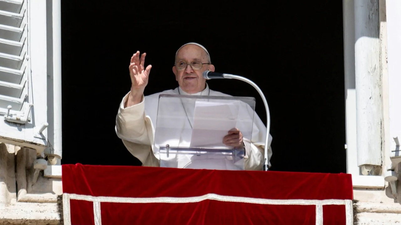 Francisco consideró que es una “esquizofrenia” separar la fe “de la justicia social y la política”