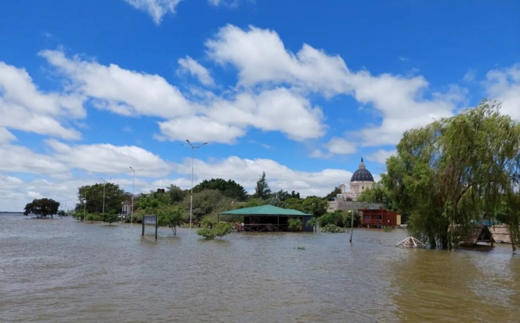 Inundaciones y evacuados en el Litoral por las crecidas de los