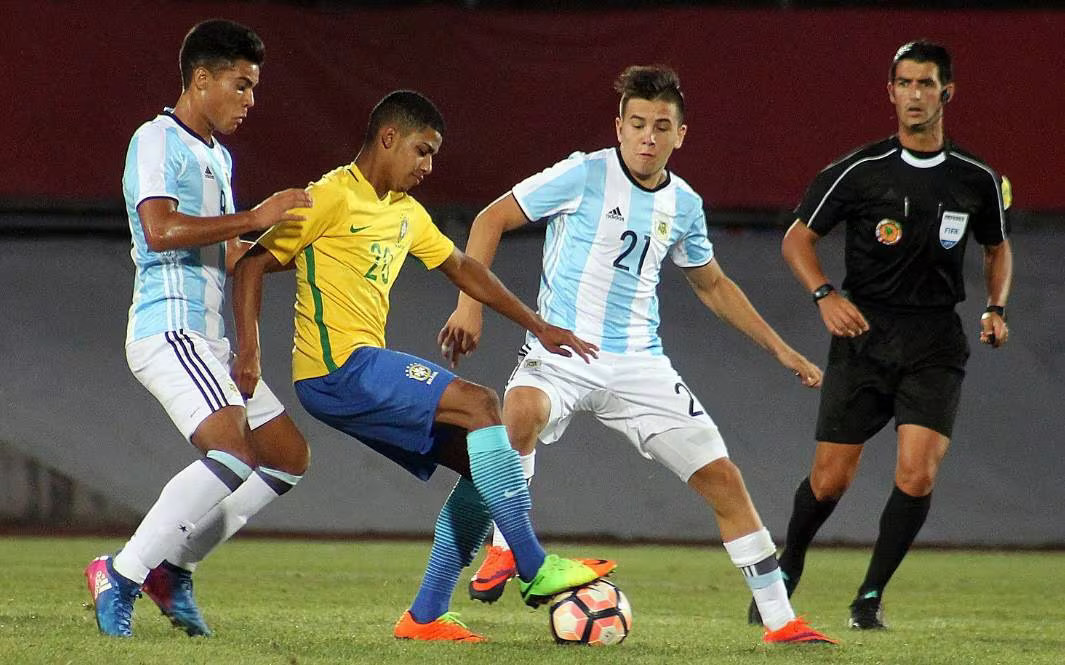 La Selección Argentina Sub 17 enfrenta a Brasil en cuartos de final
