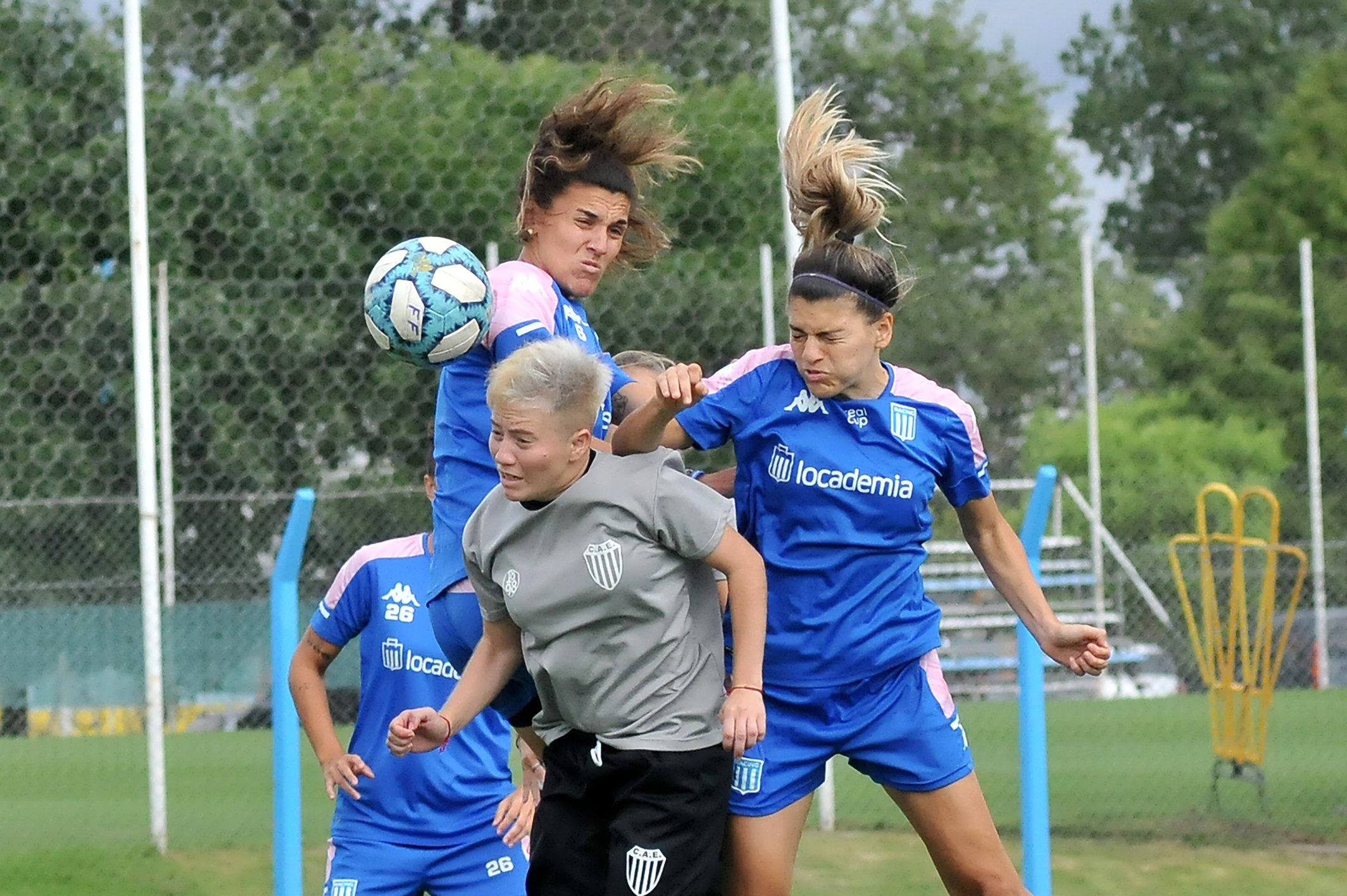 Torneo de Fútbol Femenino: Racing enfrenta a Estudiantes de Buenos Aires