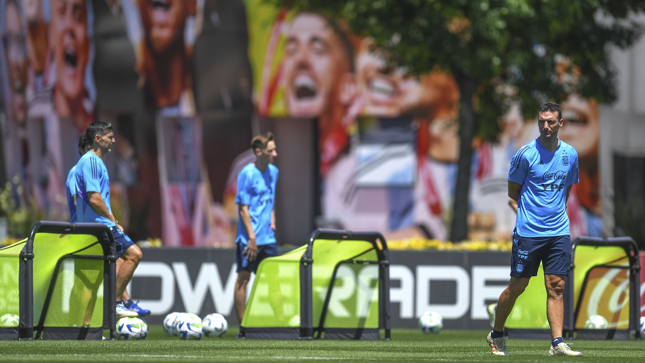 Argentina-Perú, en la Bombonera: última función del año de la Scaloneta