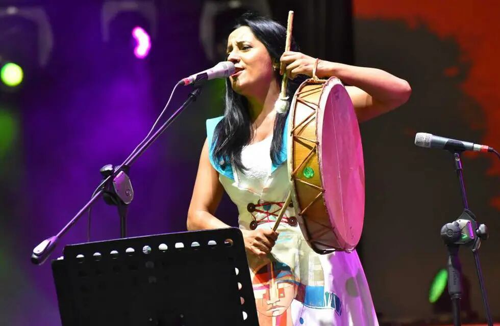 La ‘Bruja’ Salguero es la nueva anfitriona de “Unísono”