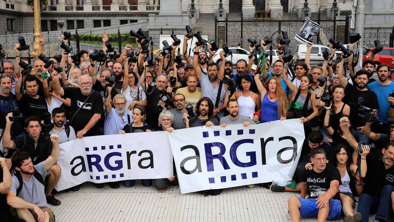 Asunción presidencial: reporteros gráficos denuncian restricciones a su trabajo