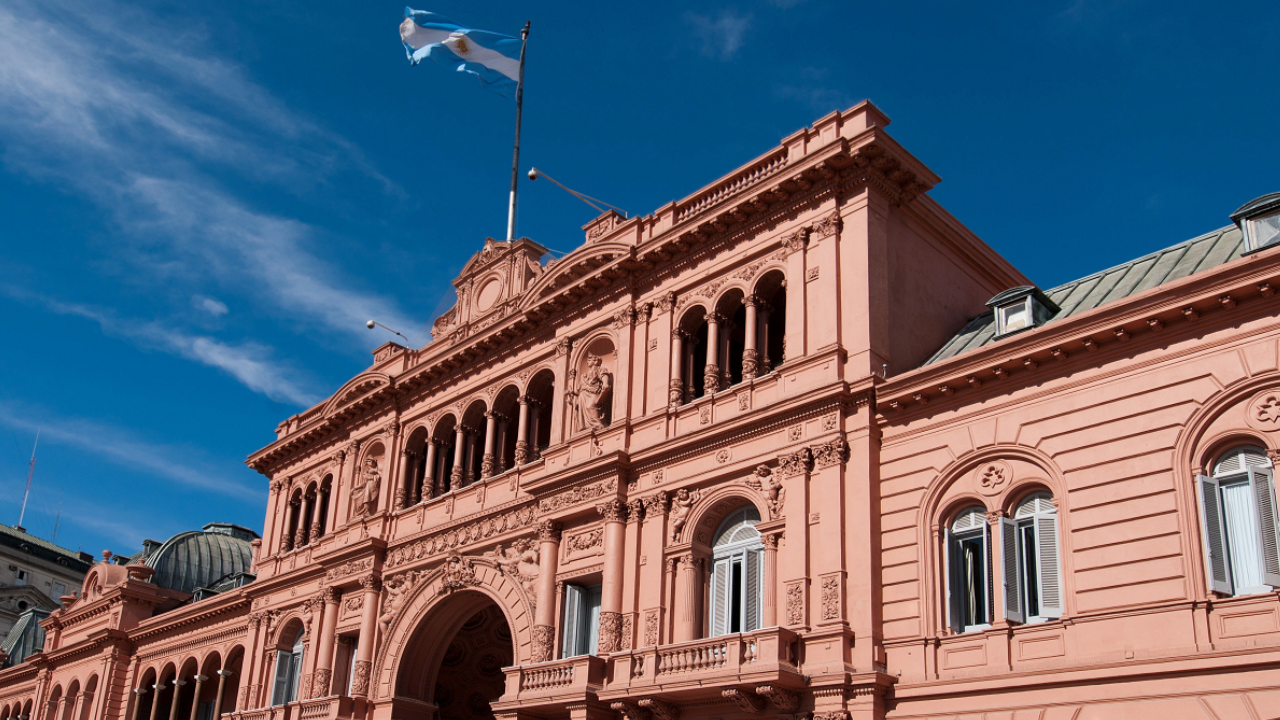 El Gobierno firmó designaciones en las FFAA y el Ministerio de Capital Humano