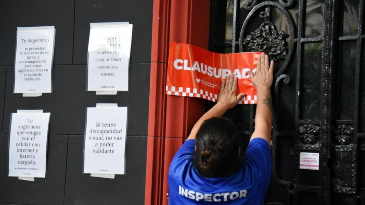 La Plata: clausuraron dos locales en los que se hacía el escaneo del iris