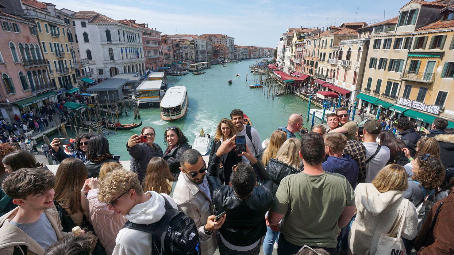 Cómo es el polémico plan de Venecia para limitar el impacto del turismo