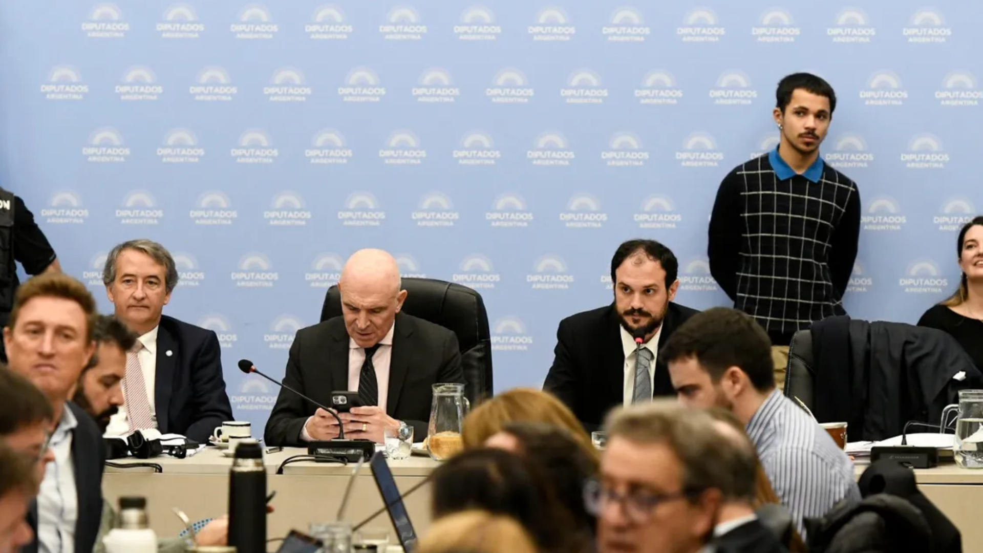 Diputados aprobó el dictamen de ley Bases y sesiona el jueves