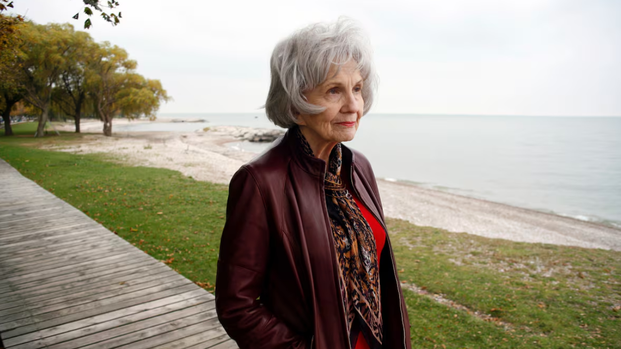 A los 92 años, murió la escritora Alice Munro, ganadora del Nobel
