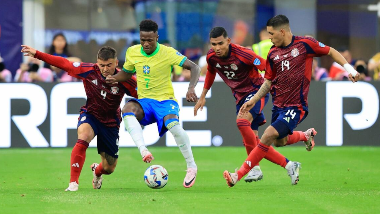 Flojo empate de Brasil y show de James para el triunfo de Colombia