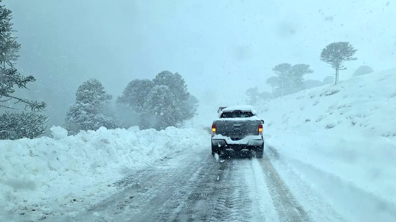 Temporal en la Patagonia: serios inconvenientes por las fuertes nevadas