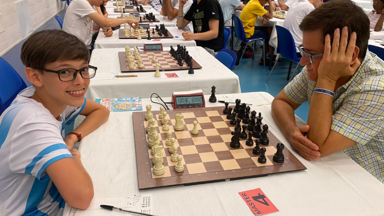 Quién es Ilan Schnaider, el prodigio del ajedrez argentino que se consagró como maestro internacional