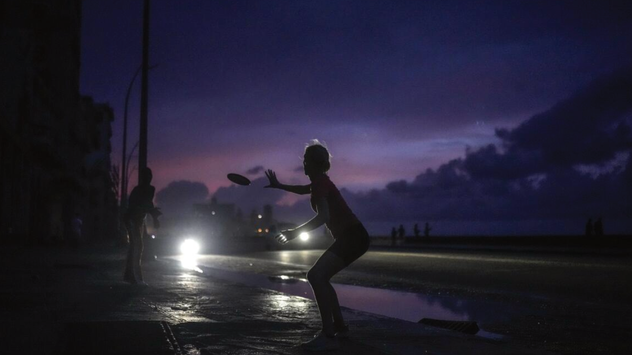 Cuarto día de apagón en Cuba: luz en La Habana, oscuridad en las provincias