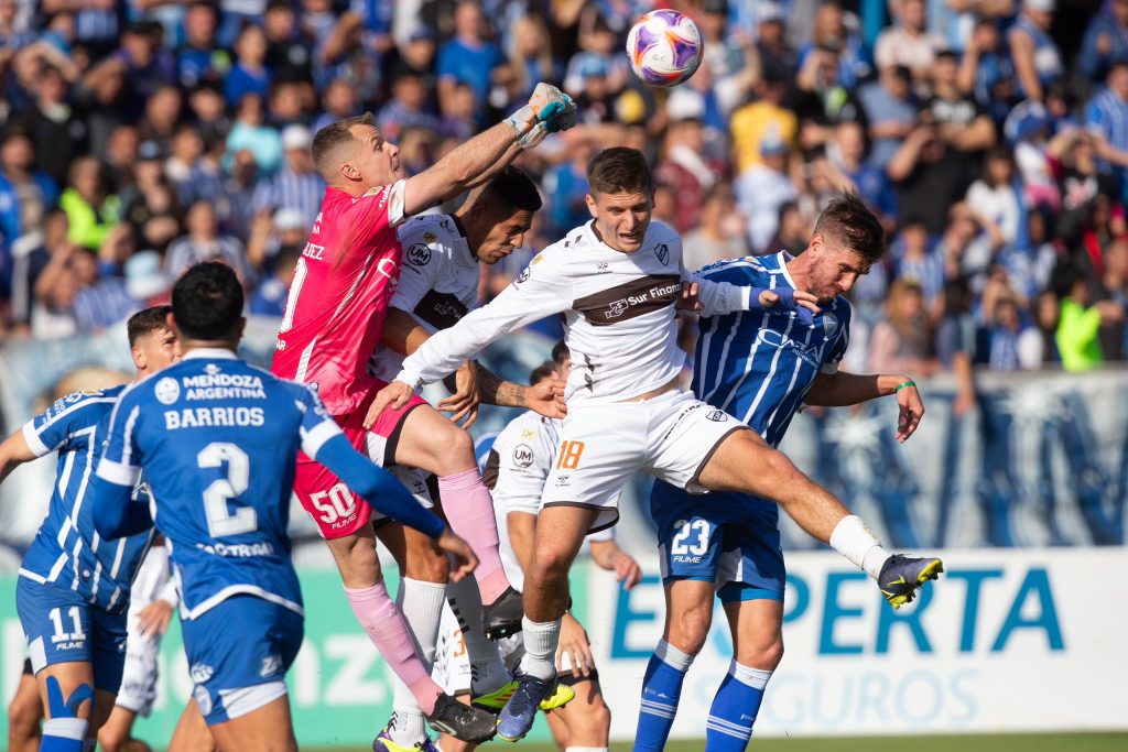 Platense se mide con Godoy Cruz y Barracas Central recibe a Belgrano