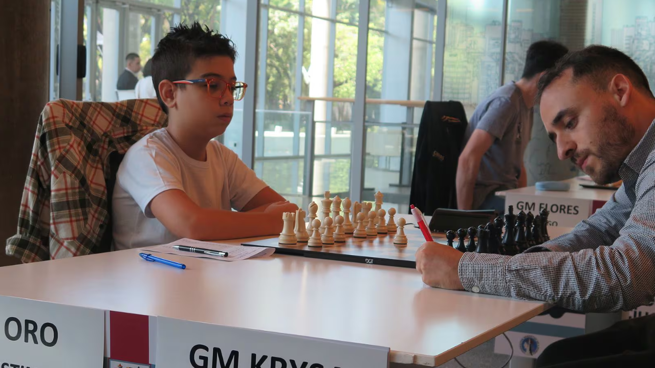 Faustino Oro busca destacarse en el último torneo de 2025