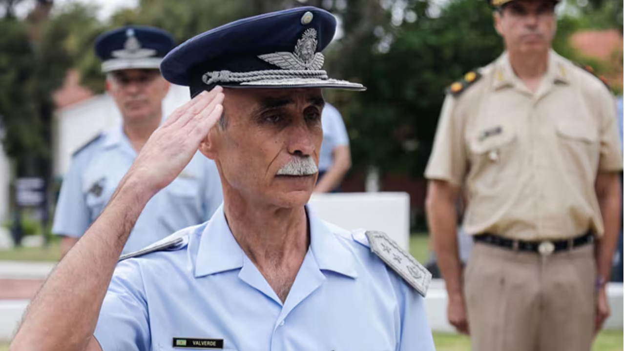 Quién es Gustavo Valverde, el nuevo jefe de la Fuerza Aérea Argentina
