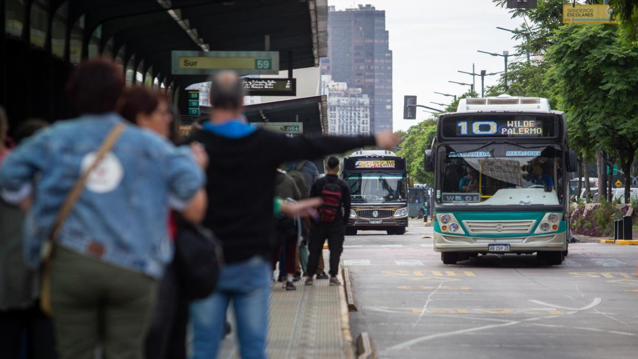 Paro de colectivos en el AMBA: siete líneas continúan afectadas