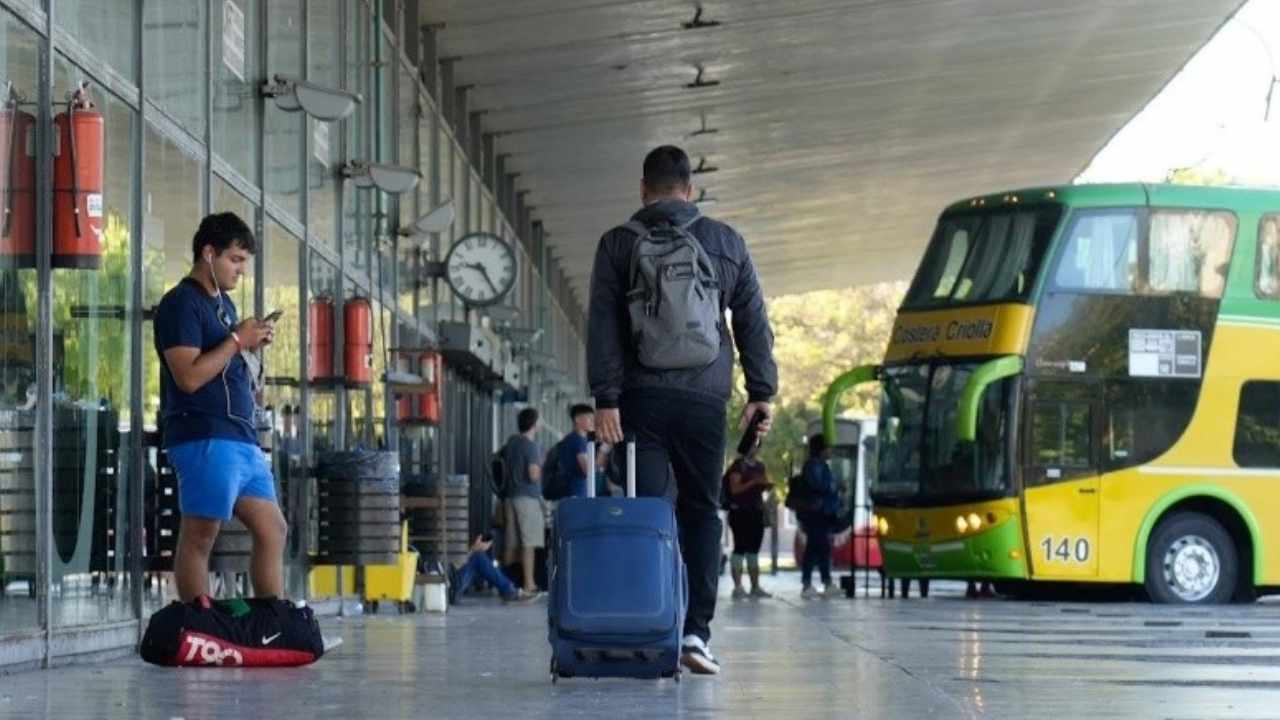 Cualquier vehículo con seguro y VTV podrá prestar servicios de transporte de pasajeros