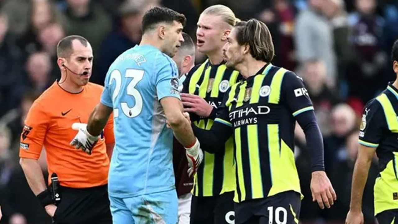 El tenso cruce entre Dibu Martínez y Jack Grealish camino a los vestuarios