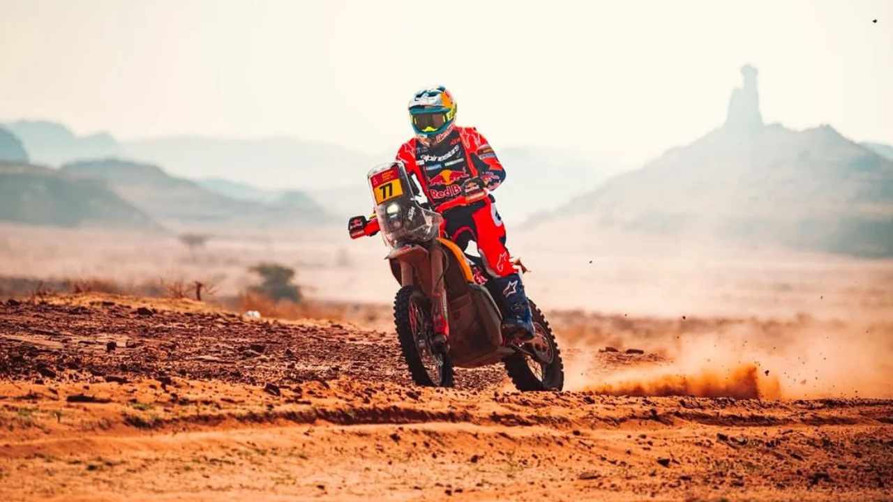 ⁠ ⁠Luciano Benavides ganó la quinta etapa en motos y se acerca al líder de la general
