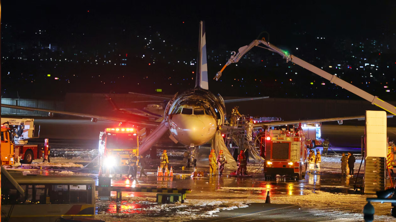 Pánico en Corea del Sur: un avión se prendió fuego antes de despegar