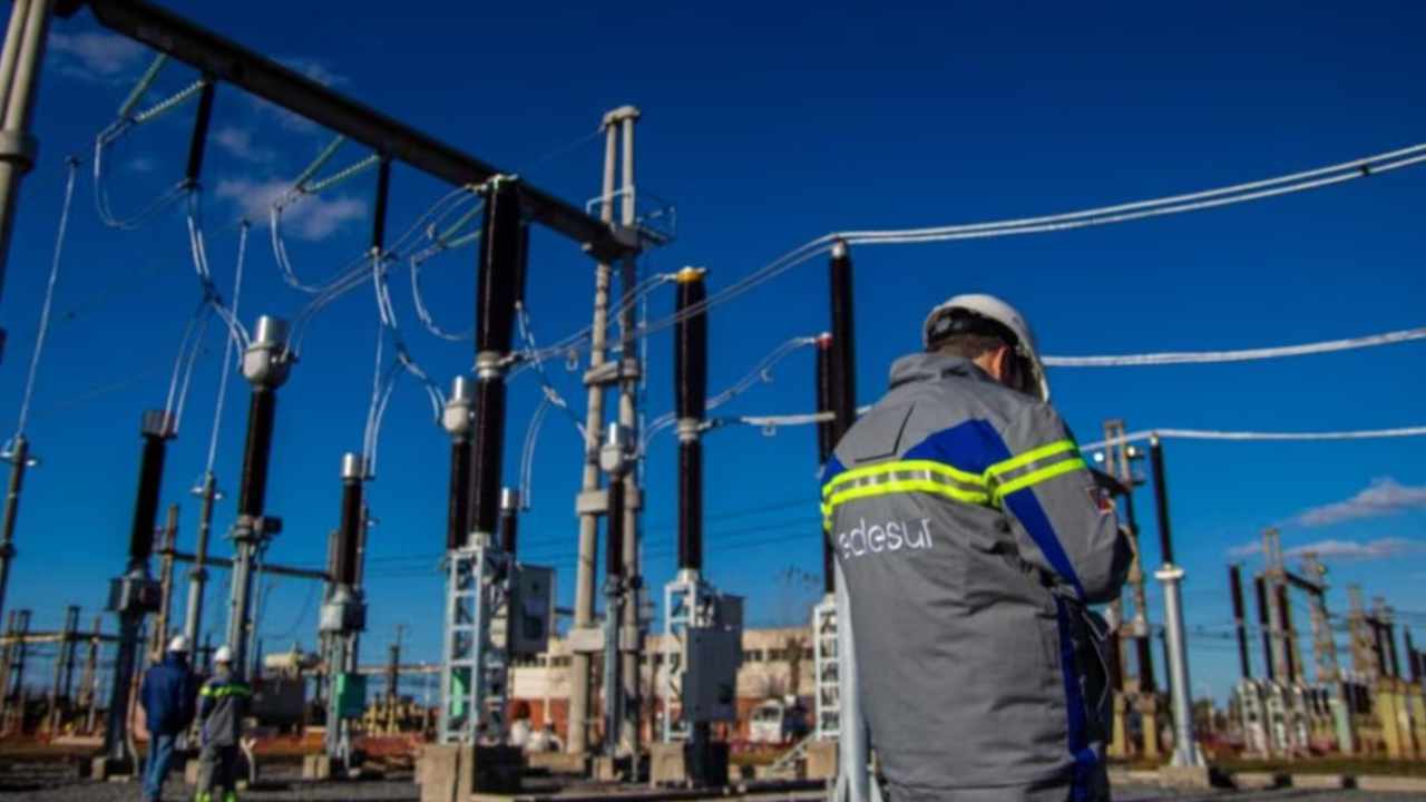 El Gobierno le exige menos cortes y mejor servicio a las empresas eléctricas para autorizar subas de tarifas