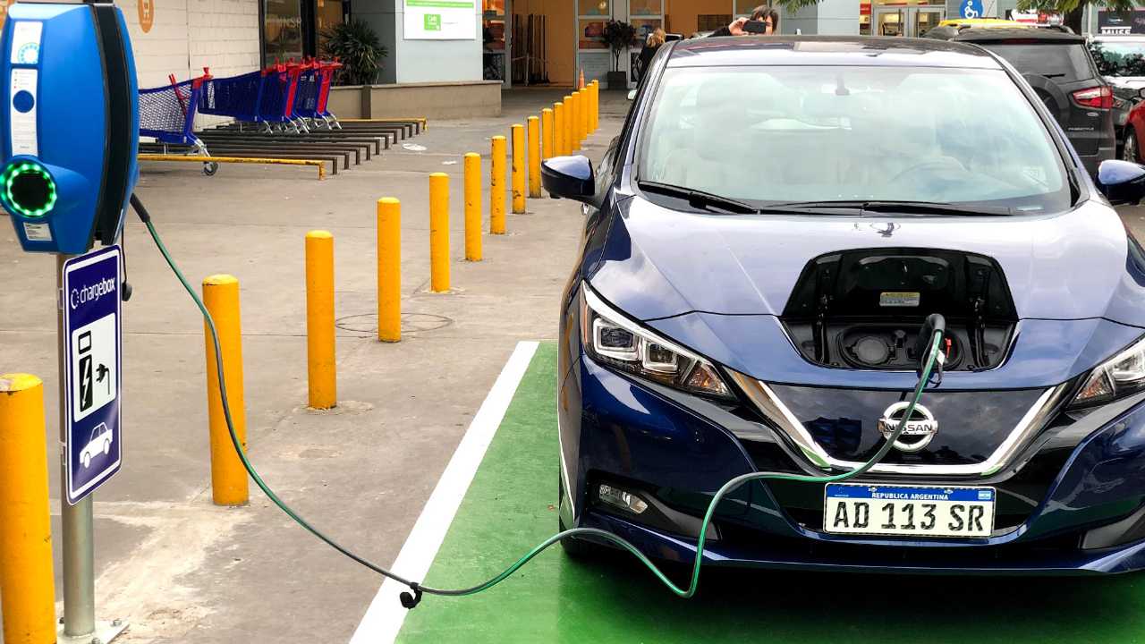 Mercado automotriz: este año llegarán 50 mil vehículos eléctricos a bajo precio