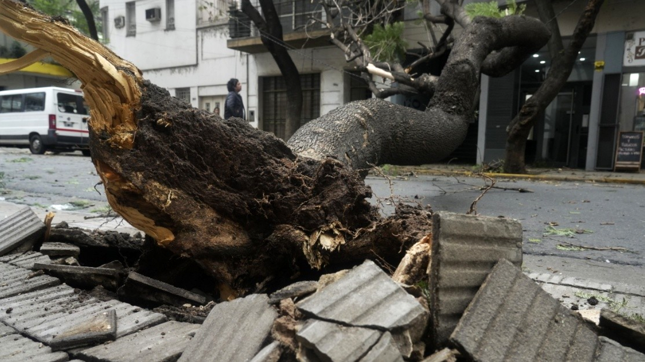 Anegamientos y destrozos: lo que dejó el temporal en Rosario