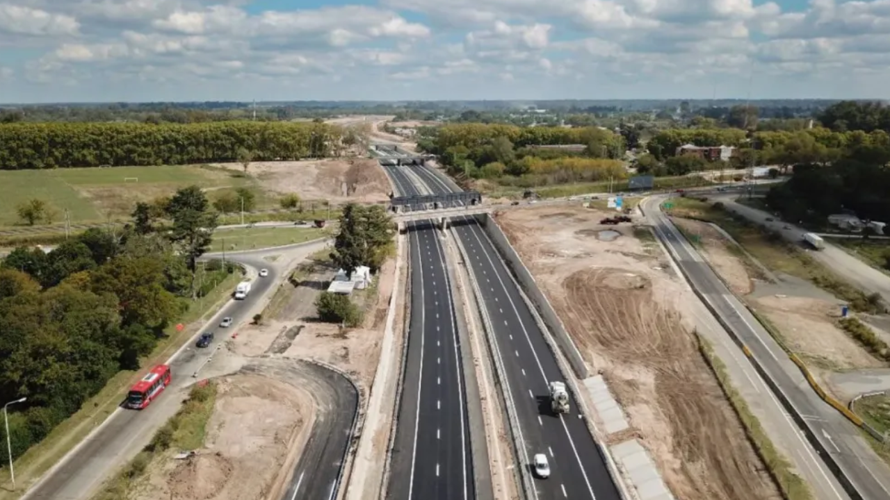 El Gobierno privatiza unos 6.000 kilómetros de rutas y autopistas