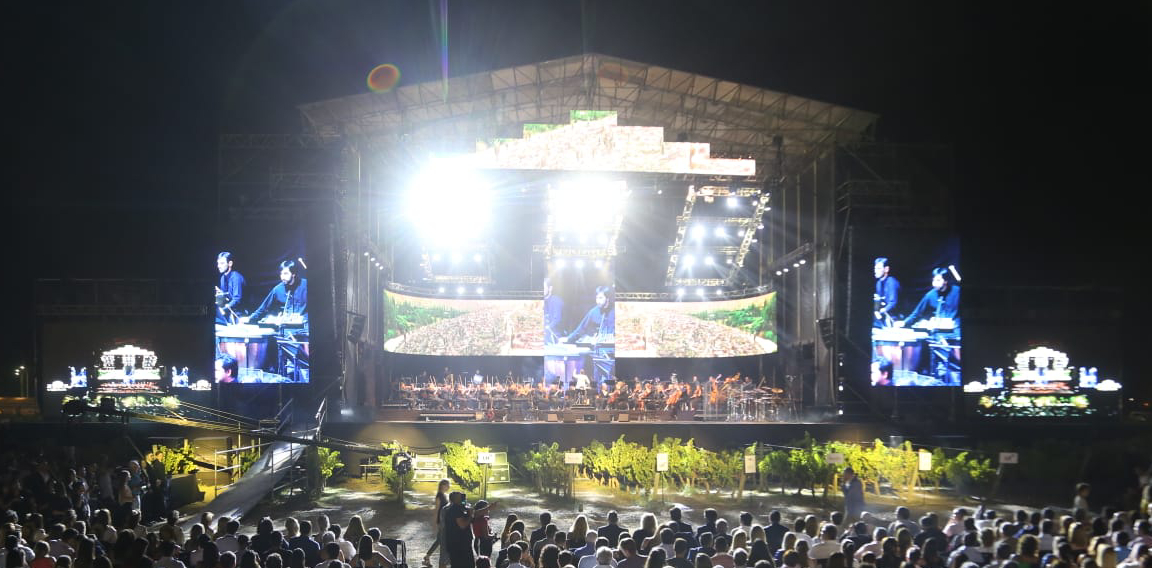 Los Auténticos Decadentes y la Filarmónica de Mendoza reunidos en la Fiesta de la Cosecha