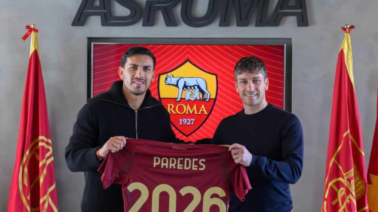 Paredes renovó con la Roma, pero incluyó una cláusula para volver a Boca