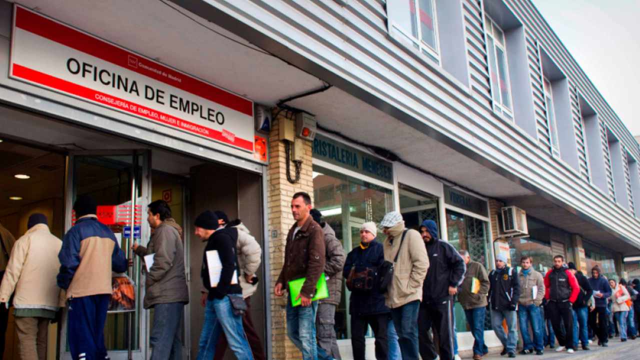 España flexibiliza su política migratoria