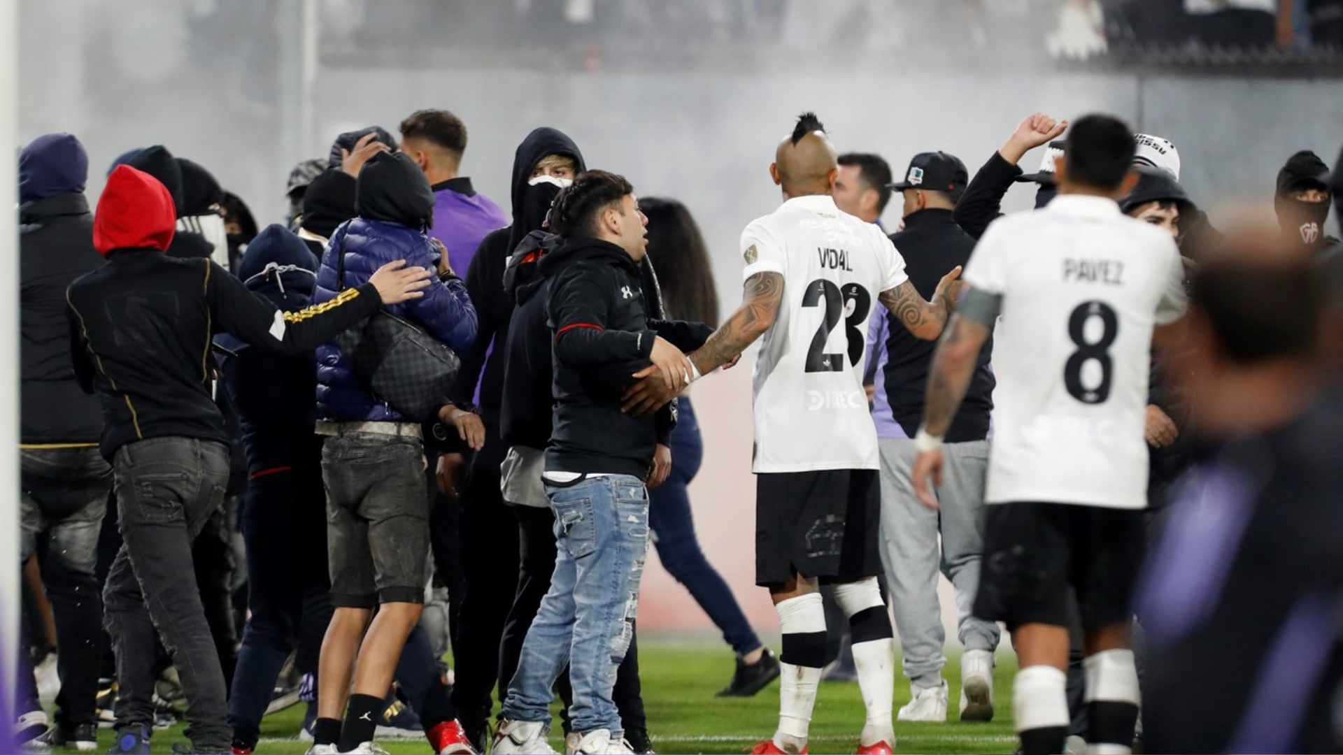 Tragedia en el estadio de Colo Colo: renunció la jefa de Estado Seguro tras la muerte de dos hinchas