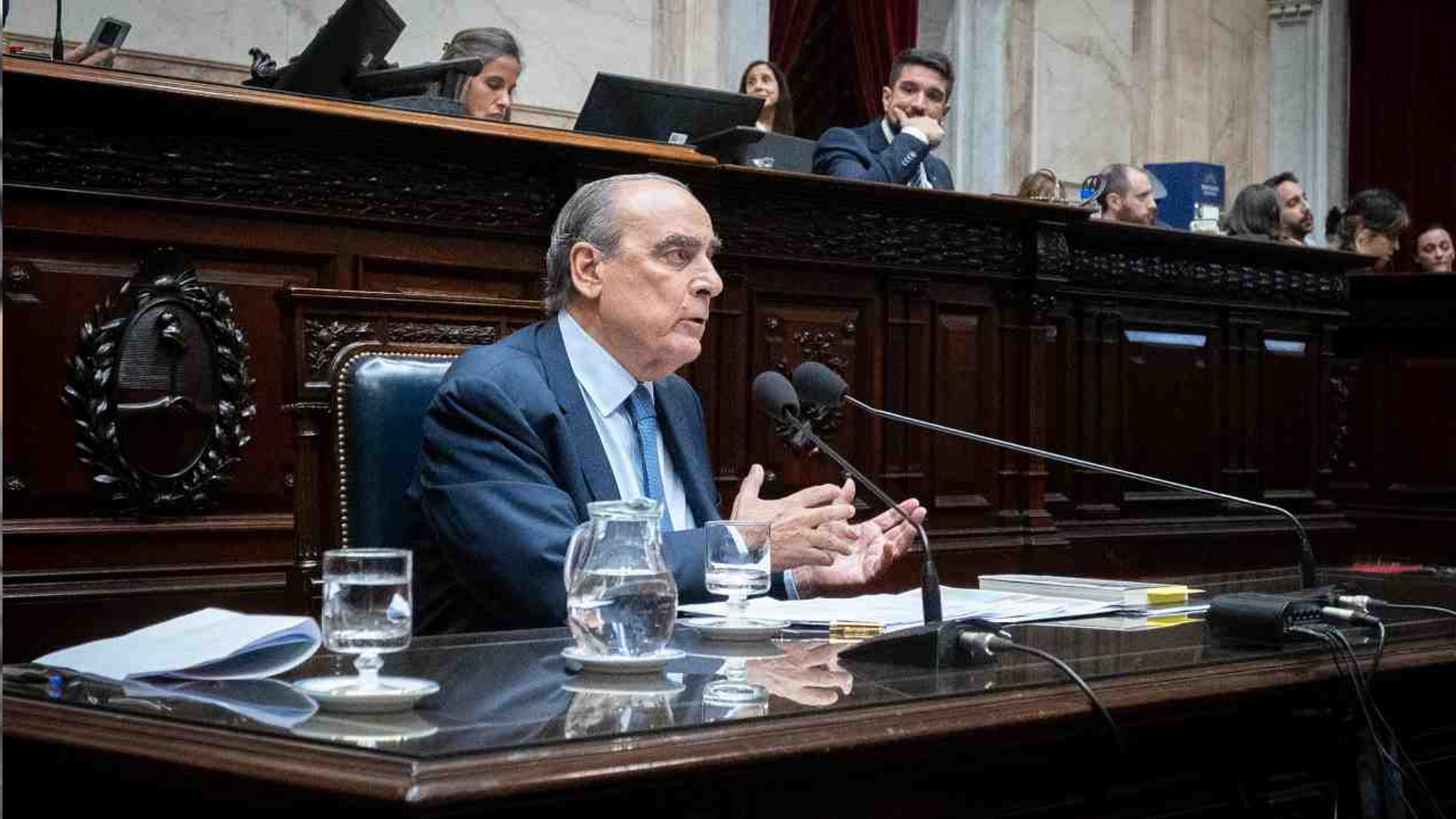 Guillermo Francos presentó el informe de gestión en el Congreso