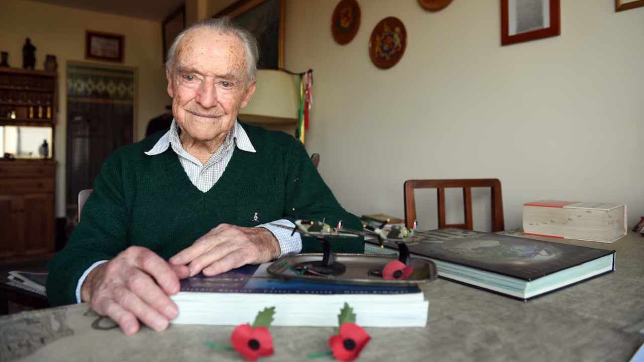 A los 107 años murió Ronnie Scott, el piloto argentino que combatió contra Hitler