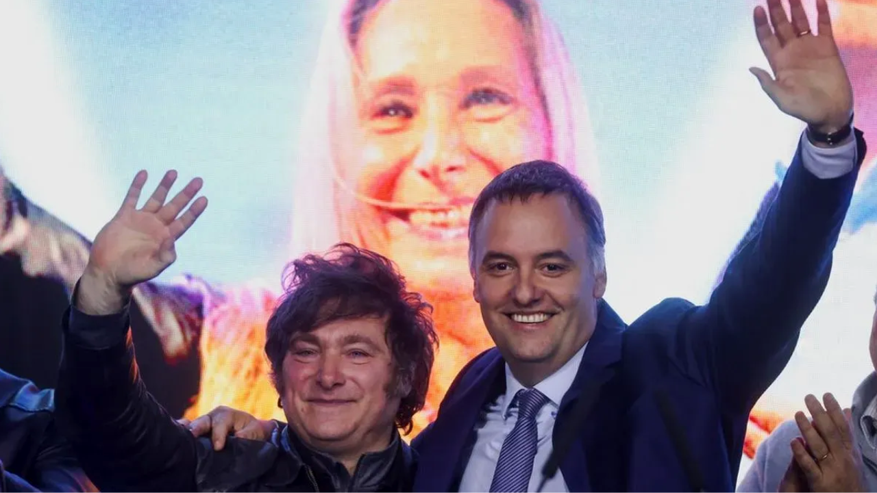 Milei festejó el triunfo de LLA sobre el PRO: “Se pintó de violeta el bastión amarillo”