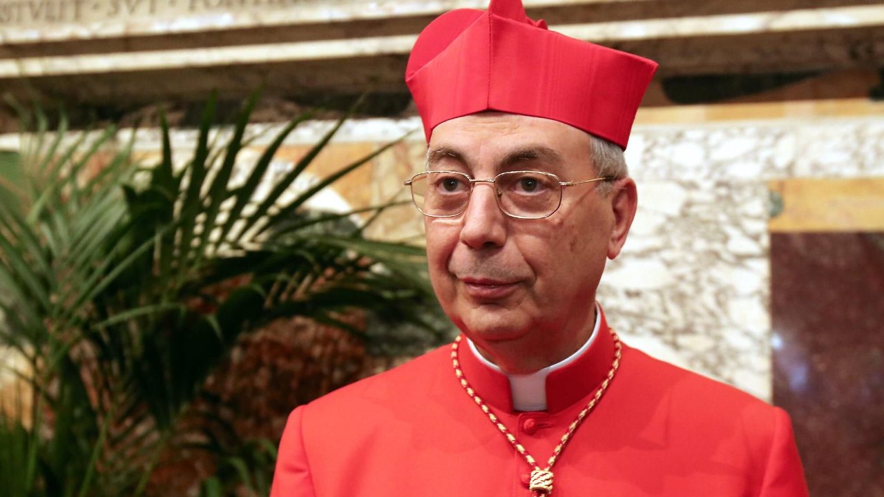 Quién es Dominique Mamberti, el cardenal que anunció al mundo el nombre del nuevo Papa