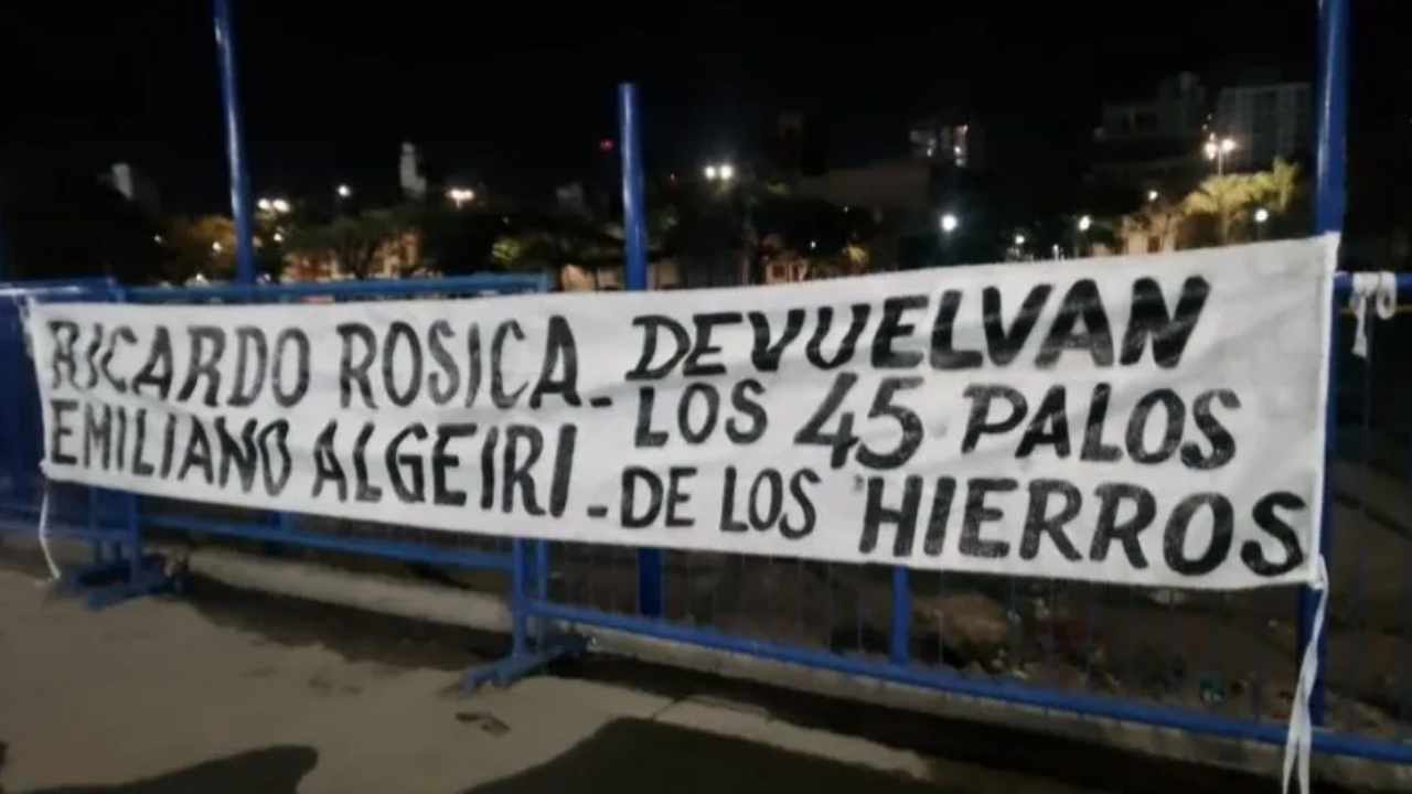 Clima espeso en Boca, con pasacalles contra dirigentes en Casa Amarilla