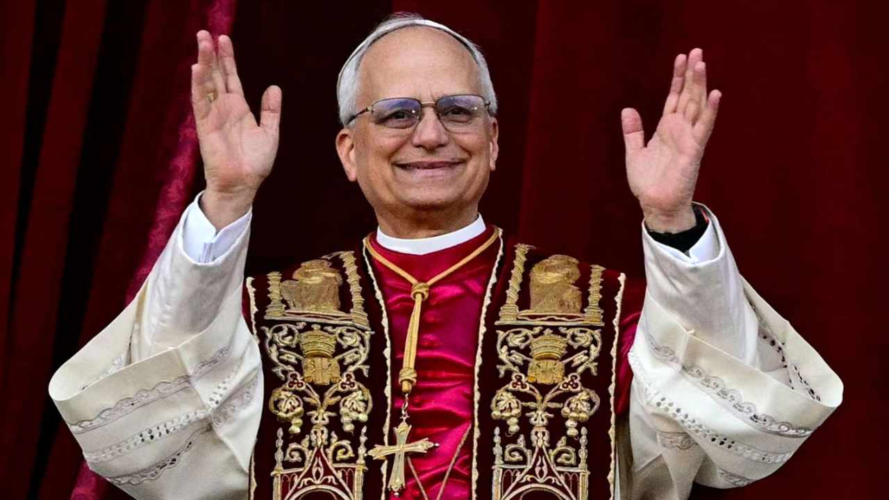 El Papa llamó a silenciar las armas en el mundo y se propuso como mediador para lograr la paz